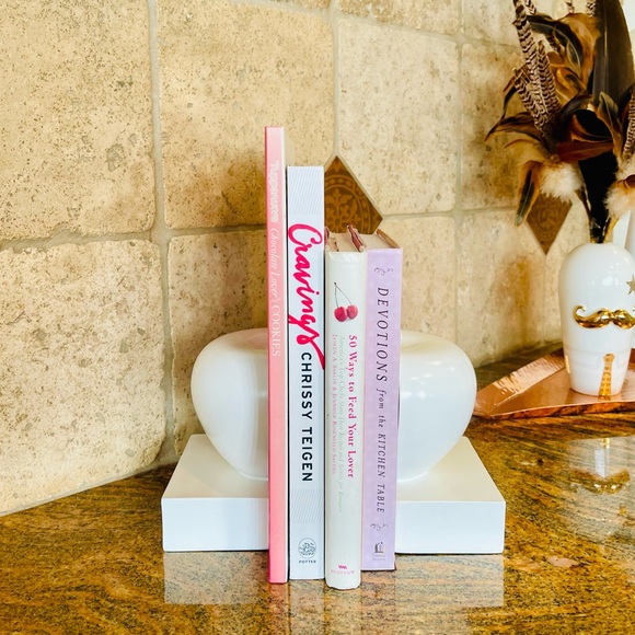 NEW! Happy Chic Jonathan Adler WHITE Apple Bookends NIB - Picture 13 of 17